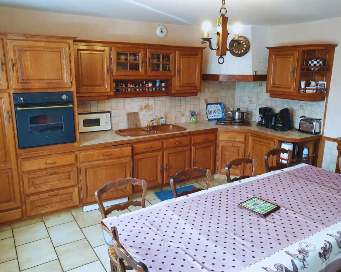 Maison En Pierre Au Milieu Du Bocage *